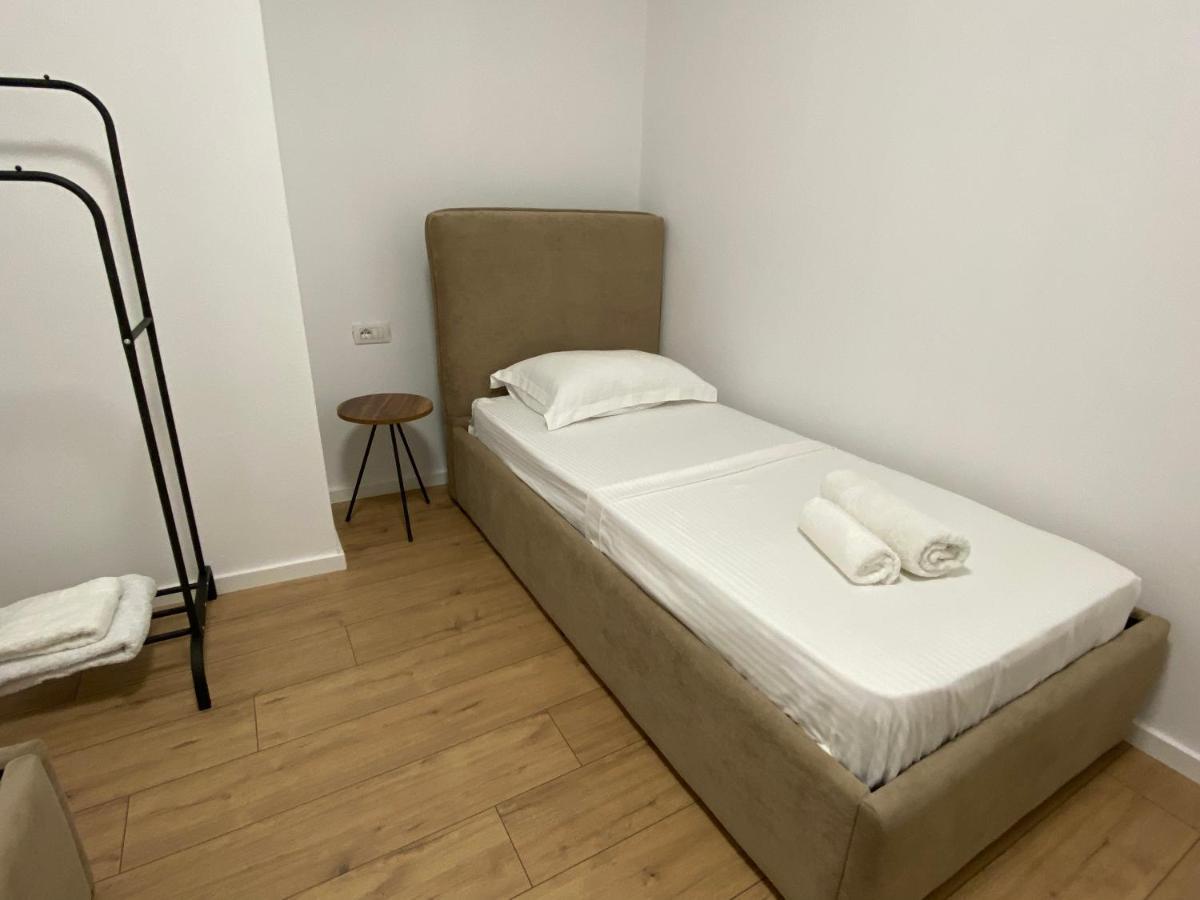 دراس Brand New Apts Located At The City'S Main Square-100 Mbs Wifi المظهر الخارجي الصورة