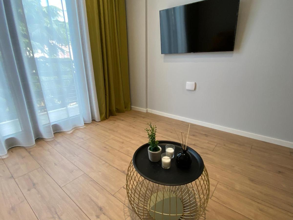 دراس Brand New Apts Located At The City'S Main Square-100 Mbs Wifi المظهر الخارجي الصورة