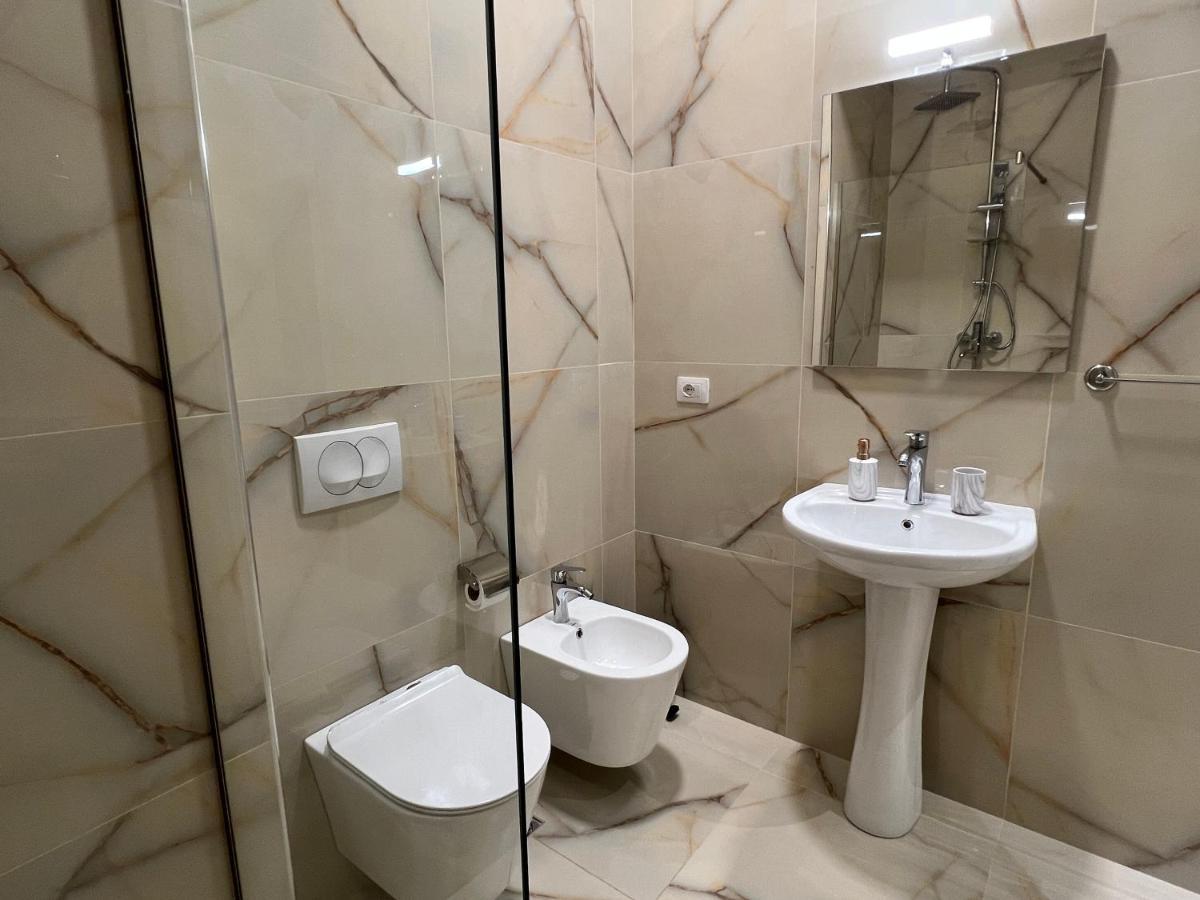 دراس Brand New Apts Located At The City'S Main Square-100 Mbs Wifi المظهر الخارجي الصورة