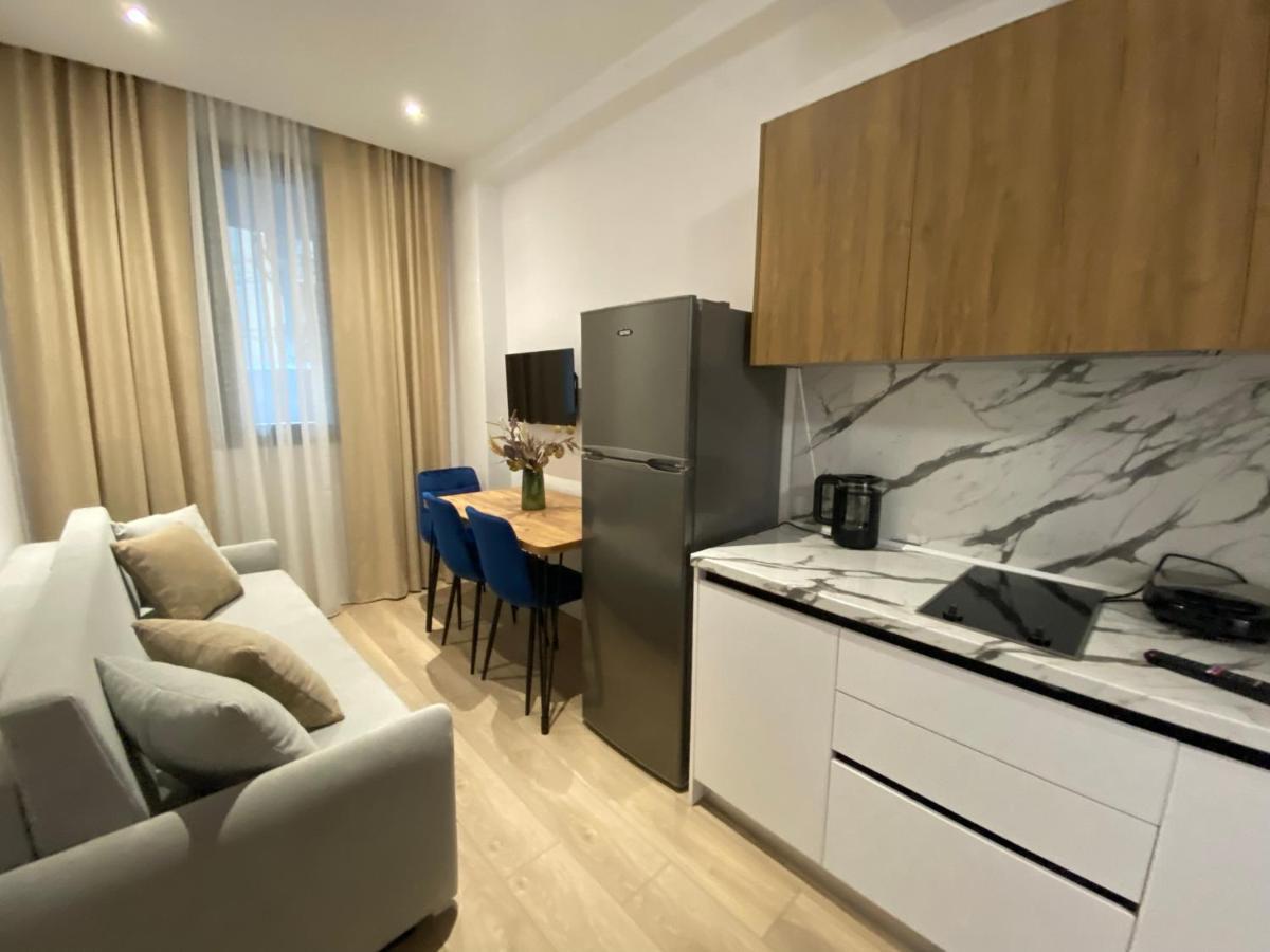 دراس Brand New Apts Located At The City'S Main Square-100 Mbs Wifi المظهر الخارجي الصورة