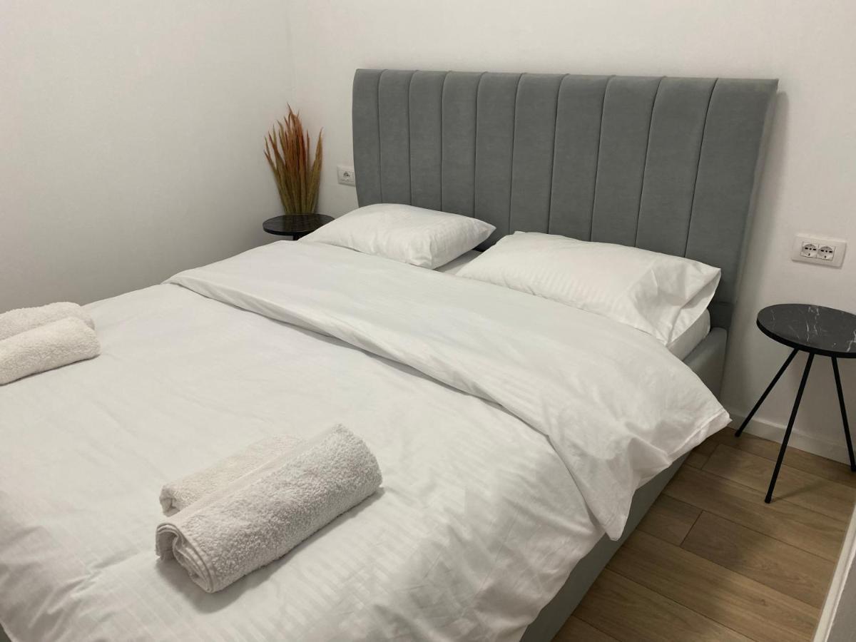 دراس Brand New Apts Located At The City'S Main Square-100 Mbs Wifi المظهر الخارجي الصورة